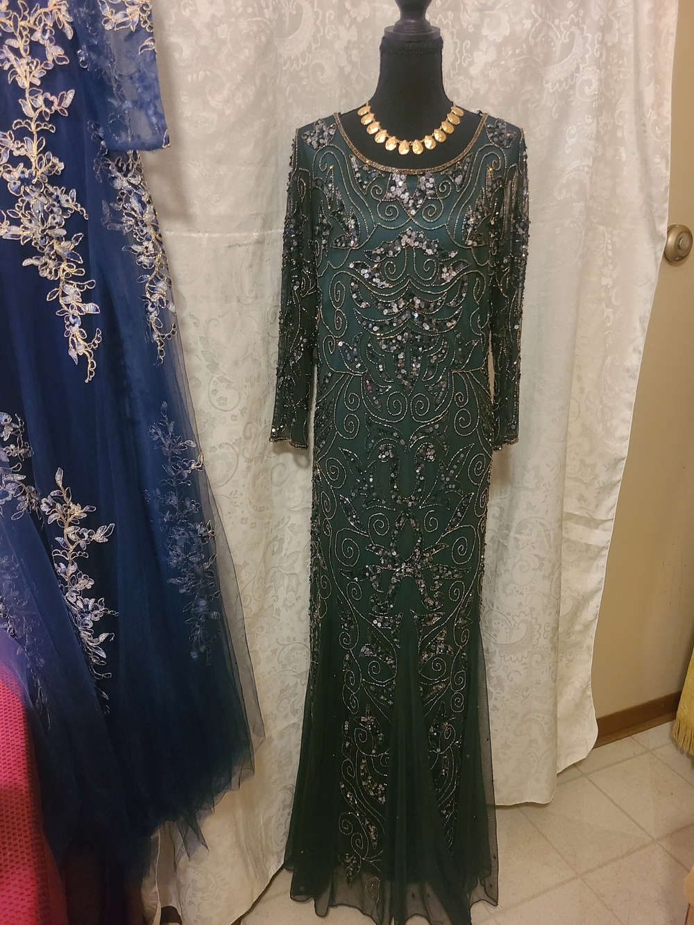 Elegant Emerald Green Beaded Evening Dress
